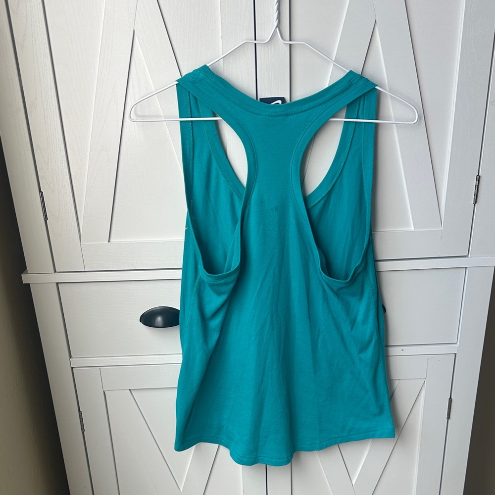 Women’s Nike Razorback Tank - Picture 3 of 4